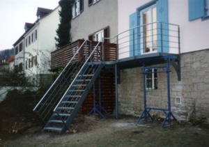 Balkon und Treppe